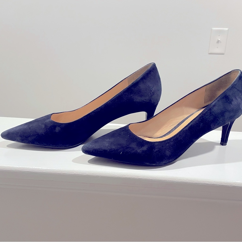 Nine West Pointy 1.5” Heel suede navy size 8.5